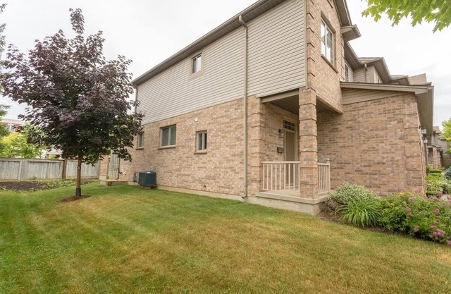 *Rare* Luxury Home w/Jacuzzi near UWO & Downtown