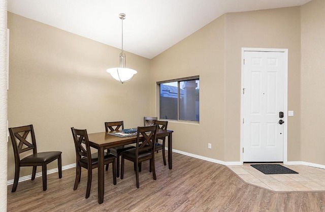 Ravenswood Retreat 3 BR by Casago
