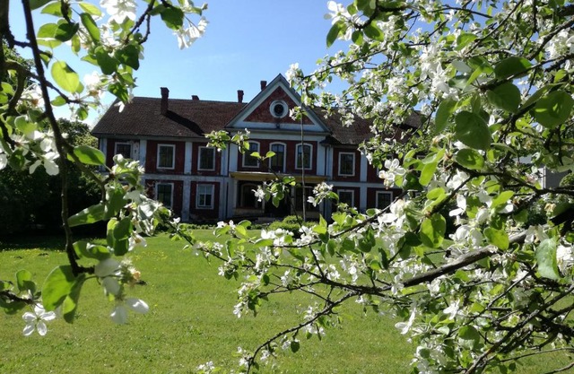 Ravila Manor