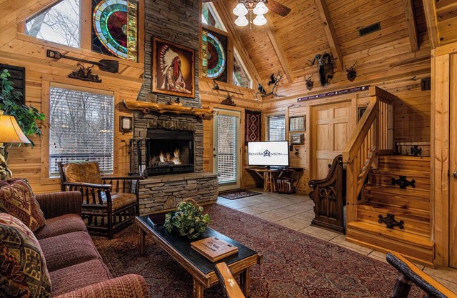 Real Cabin, Highend Decor, Hot Tub, Loft, Gametable, Near BigCedar