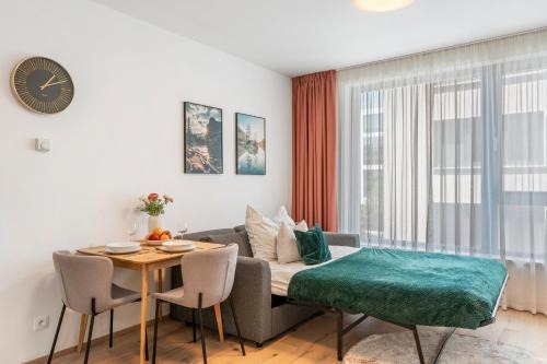 REAL Living by REFA Karlin 408
