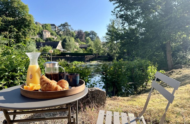 Recently Renovated Riverside Sanctuary set in 5 Acres With 14 Meter Heated Pool