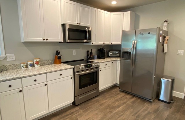 Recently Updated 3br/2ba townhome; Great Location