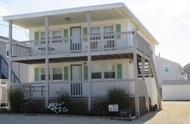 recently updated second floor duplex located on the ocean block in Surf City.