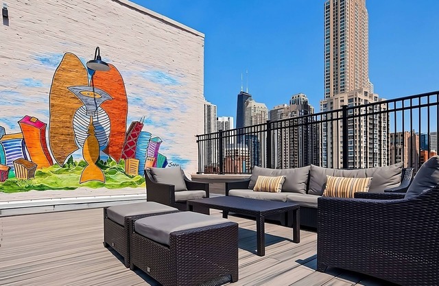 Recharge & Relax! Three Comfortable Units for Group Travel Near Willis Tower