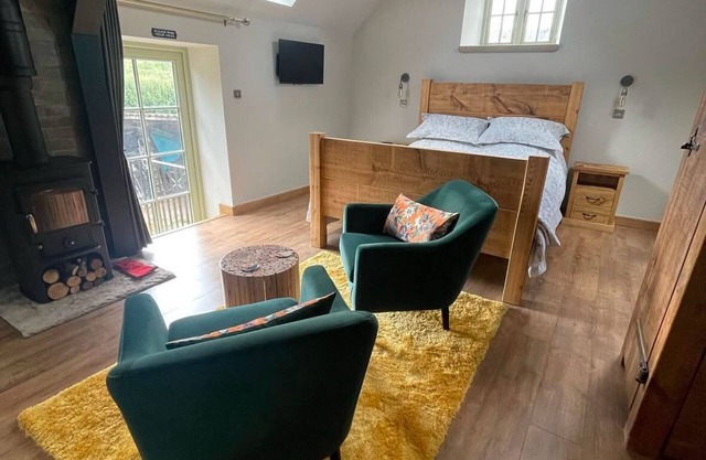 Reconnect with nature at this beautiful escape on the edge of the Peak District.