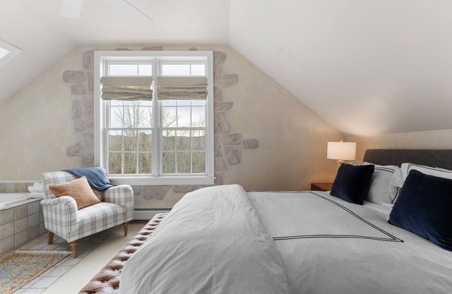 Red Clover Inn: Lovers Queen Suite near Killington