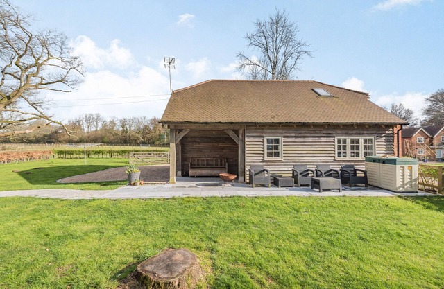 RED KITE COTTAGE, family friendly in Froxfield, Hampshire