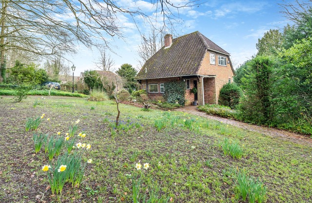 Red Leaves - Two Bedroom House, Sleeps 4