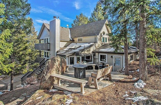 Red Rocks Retreat ~ Hot Tub, Game Room, Serenity