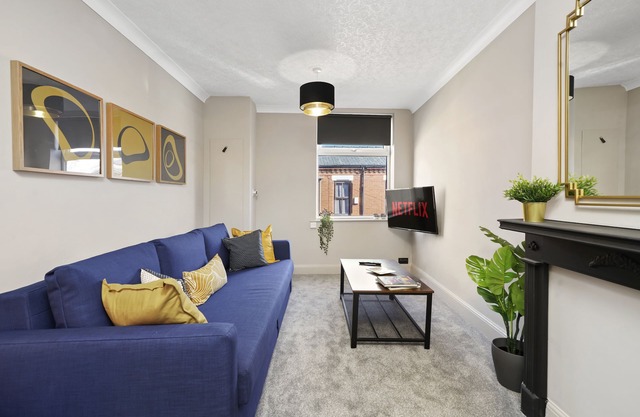 Red Rum Apartment by Stone Pit Apartments