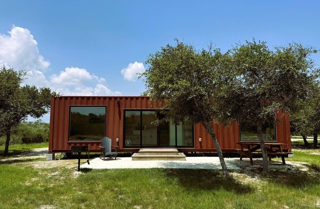 Redfish Container Home - Fish Camp Rockport