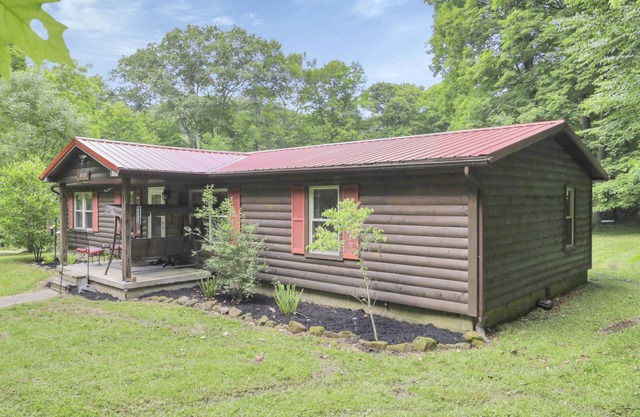 Redhead Hollow Cottage | Hocking Hills