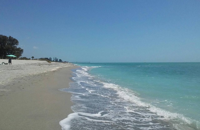 Reduced fall 2024 rates. Beautiful well-kept condo located on Golden Beach.
