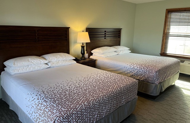 Redwood Inn & Suites Room #6 - impeccably clean motel between CDP & ASV