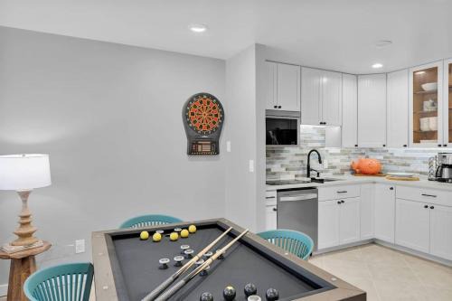 Reel Hip Heated Pool, Boat Slip, Heat, King Bed