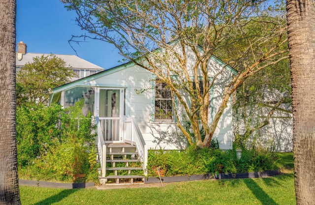Reeve House Guest Cottage - 1 bed/1bath at Tybee's South Beach