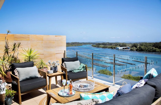 Regatta 19 - Top Floor Luxury. Spectacular Water Views, Breathtaking Sunsets
