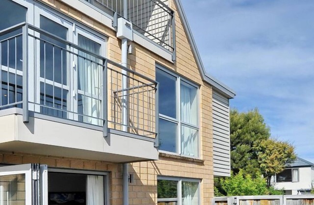 Regents Villas-Regents Villas A & B: Two homes in one