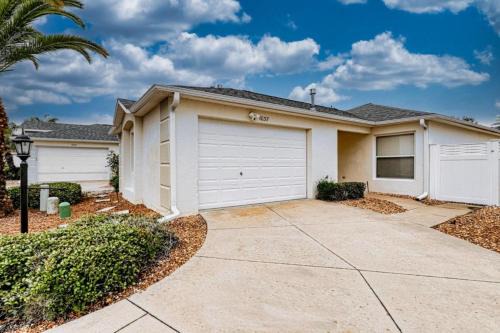Reidville - Patio Villa Near Sumter Landing- Villagepeople