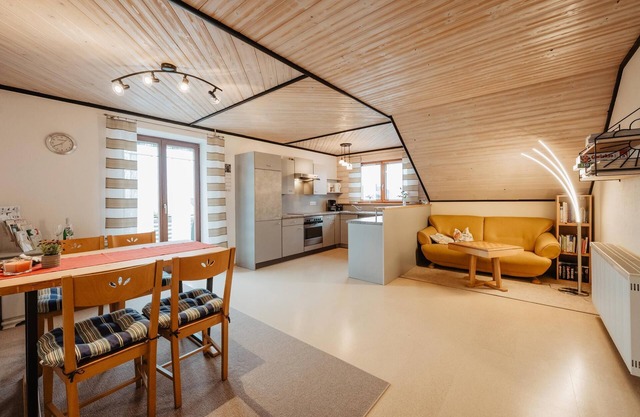 Reitinger vacation apartment with balcony