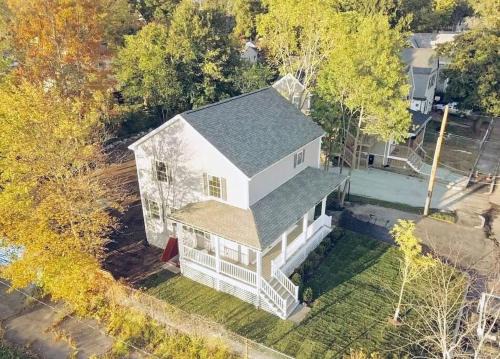 Relax and Explore, Family Friendly Home Near Boston