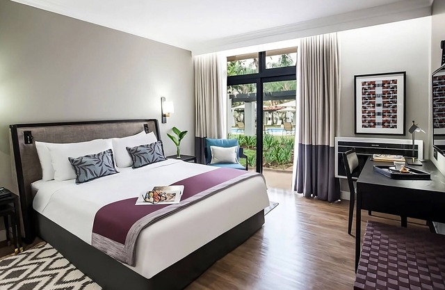 Relax and Recharge! 4 Units with Free Parking and Shuttle, Sports Courts, Pool!