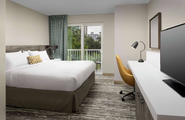 Relax and Recharge! Pets Allowed, Outdoor Pool!