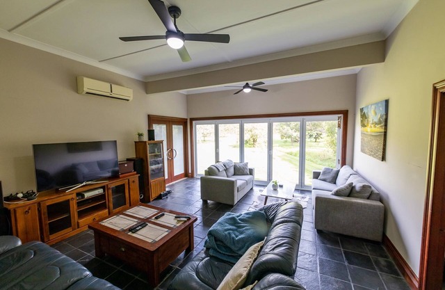 RELAX AND UNWIND AND ENJOY THE COASTAL VIBE.