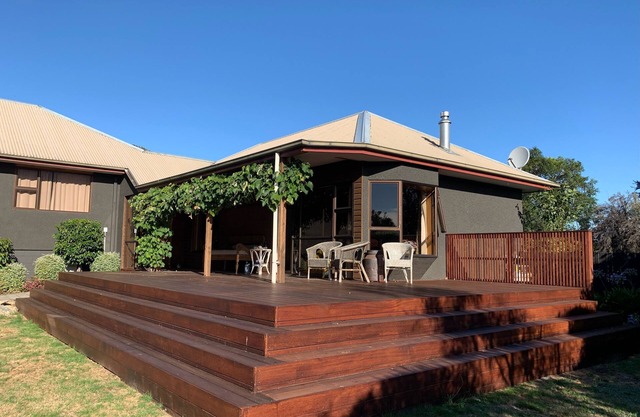Relax at Wanaka - Wanaka Holiday Home With Wifi
