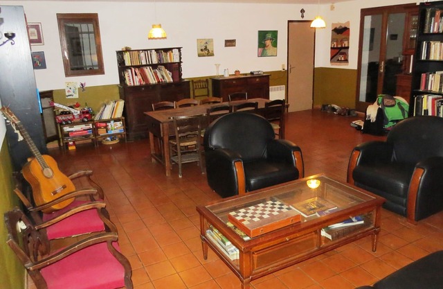 Relax beside the Agout: boat ride, swimming, fishing and cultivation