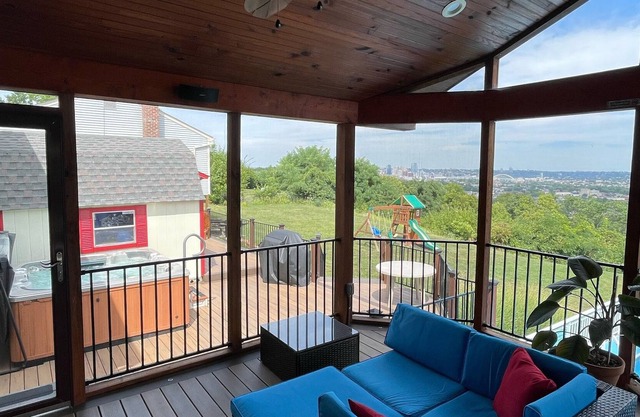 Relax for a Family Stay with amazing skyline views