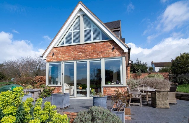 Relax in cosy converted pigsty with stunning views
