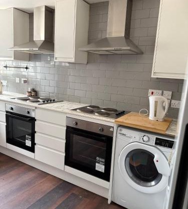 Relax in Uxbridge with Private Room Garden Access