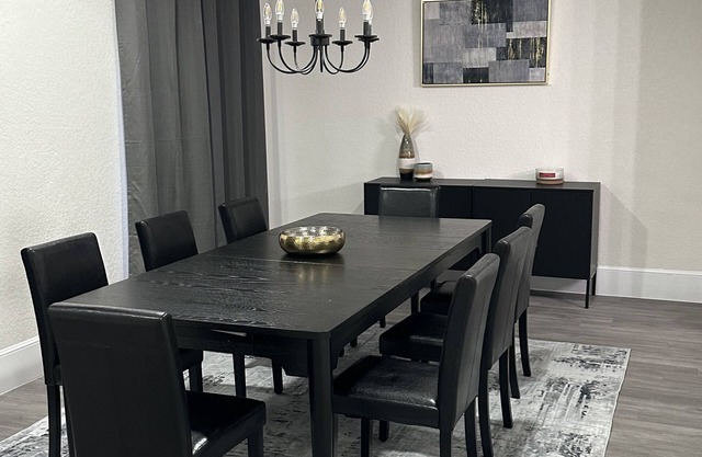 Relax….Lots of space place!n Close to La Cantera-Six flags-Sea World