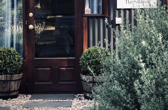 Relax & recharge with nightly kangaroos, a little out of Daylesford.