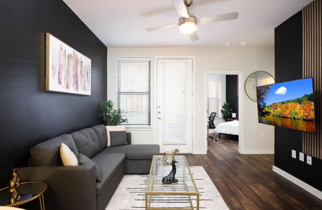 Relaxing 1BR w/Pool&Parkng, Near Rvrwlk&Conv Ctr