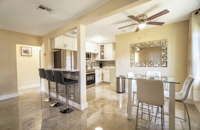 Relaxing 3 Bedroom House in Ft. Lauderdale.