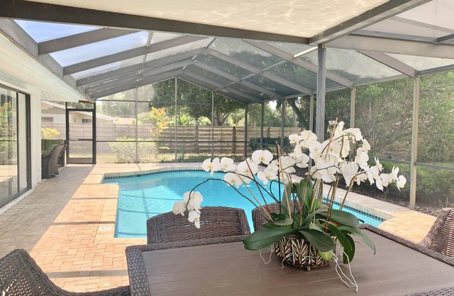 Relaxing 3BR/2Ba Oasis with Heated Pool.