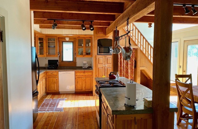 Relaxing and Private Base to Explore Yellowstone National Park and SW Montana.