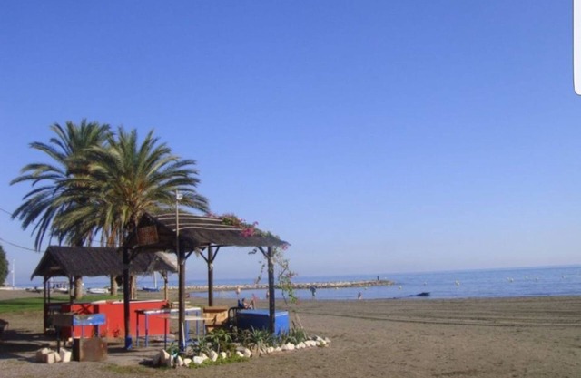 Relaxing apartment 1st line beach El Palo. Sunny and calm. WIFI