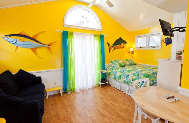 Relaxing, Cheerful ~ OCEANFRONT ~ Perfect for 2