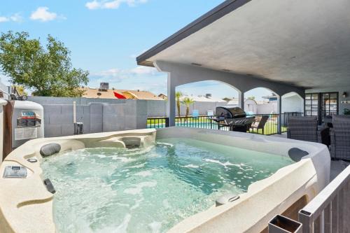 Relaxing Desert Oasis W Pool And Hot Tub