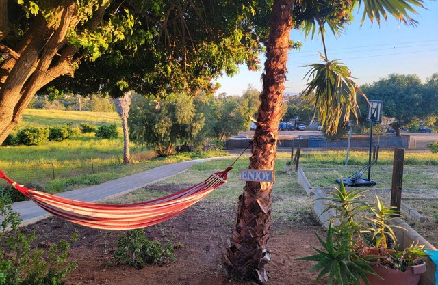 Relaxing Farm Vibes Near Safari Zoo Legoland & Wineries