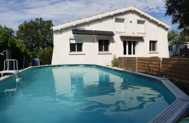 Relaxing house, garden, games, swimming pool