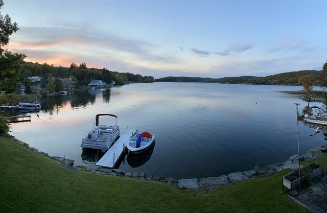 Relaxing Lake House - Enjoy the Sun and Fun!
