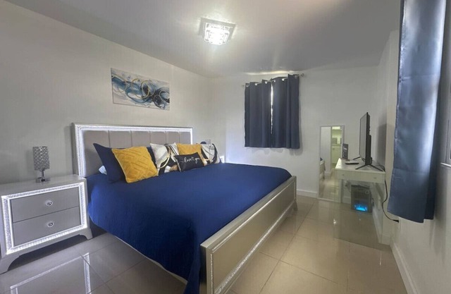 Relaxing Studio Getaway w/BBQ, Patio & Parking