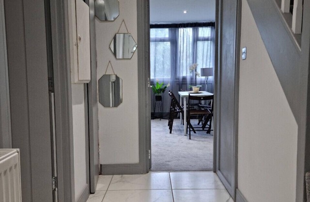 Remarkable 3-Bed Apartment in London