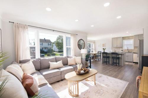 Remodeled 4 Bedroom With a Game Room