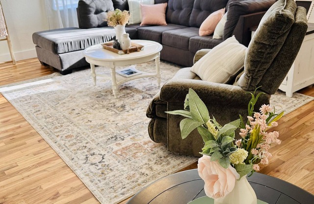 Remodeled, cozy, vintage charmer